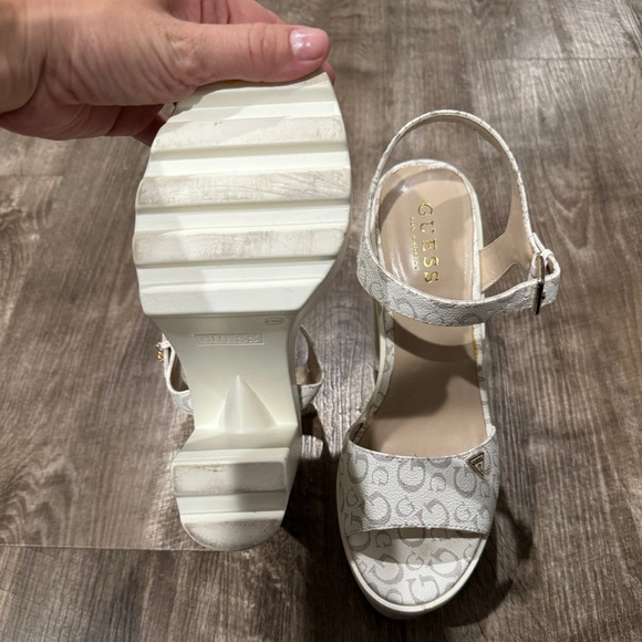 Guess logo | open toe, platform heels white womens size 8.5 - Picture 9 of 10